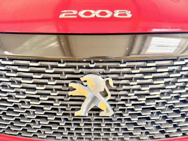 Peugeot 2008 image 8