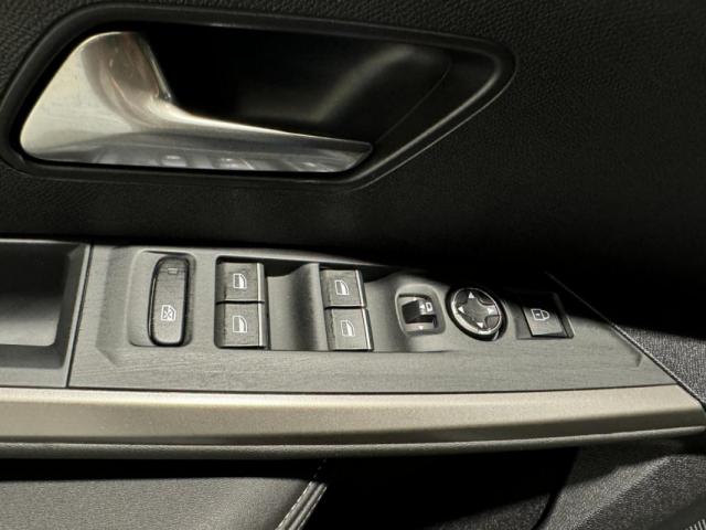 Peugeot 5008 image 9