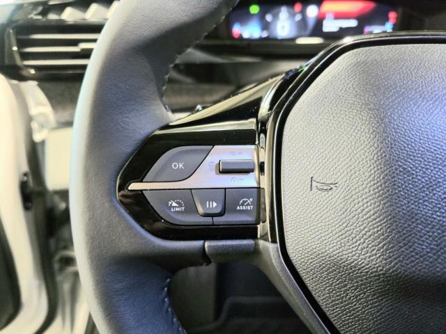 Peugeot 408 image 9