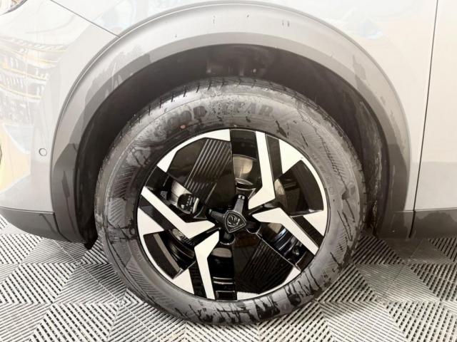 Peugeot 2008 image 2