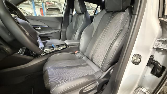 Peugeot 2008 image 7