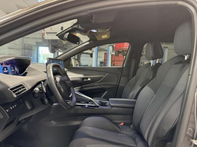 Peugeot 3008 image 2