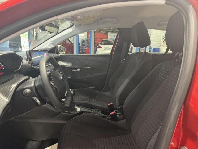 Peugeot E-208 image 2