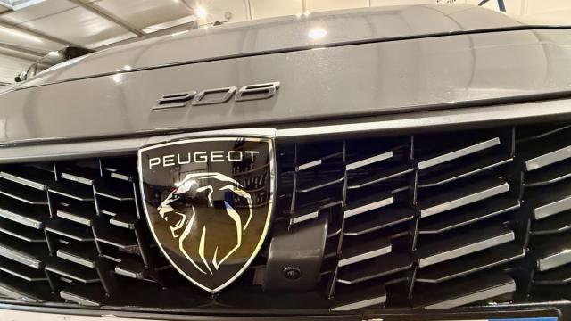 Peugeot 208 image 8