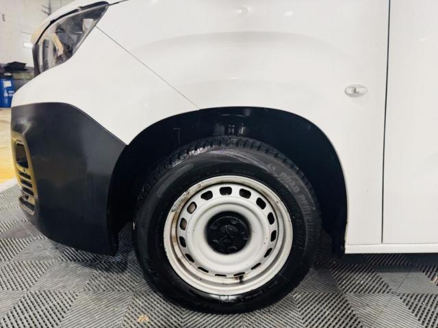 Peugeot Partner image 8