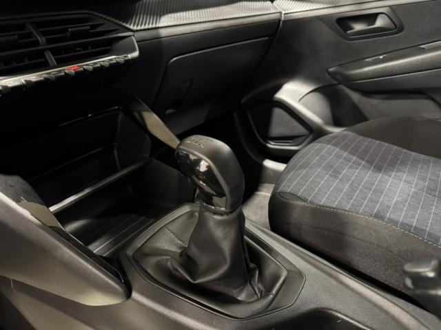 Peugeot 208 image 7