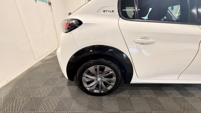 Peugeot E-208 image 7