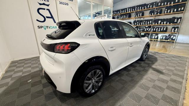 Peugeot E-208 image 9