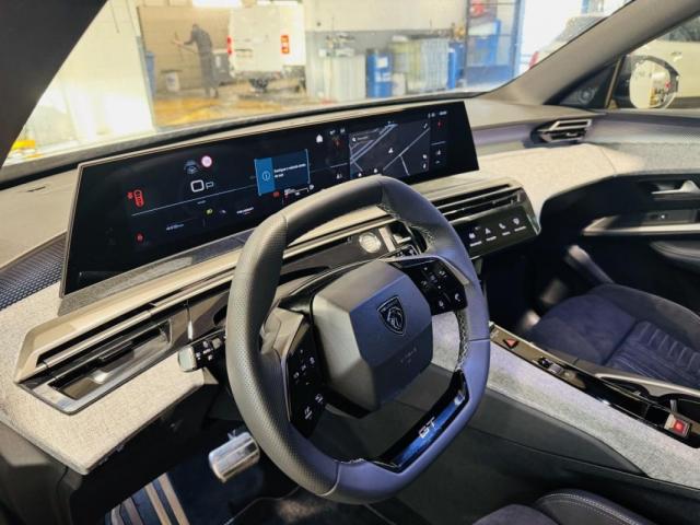 Peugeot 5008 image 1