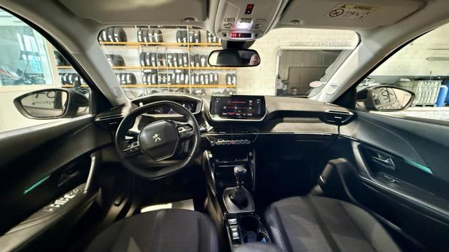 Peugeot 2008 image 8