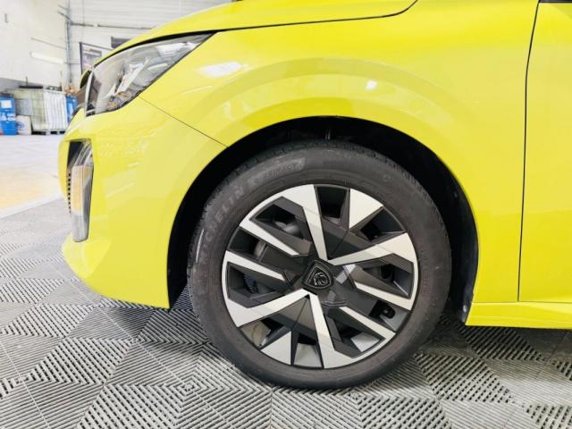 Peugeot 208 image 9