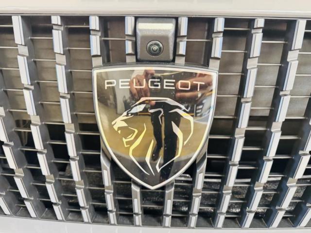 Peugeot 2008 image 3