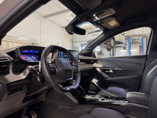 Peugeot 208 image 9
