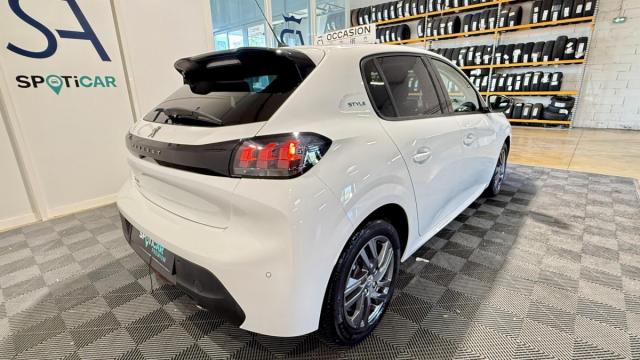 Peugeot 208 image 6