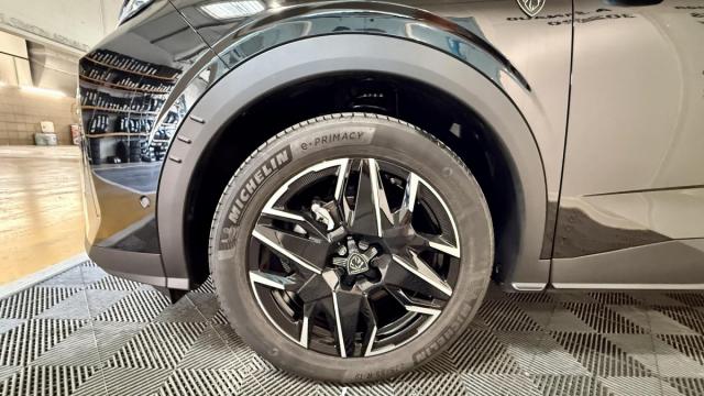 Peugeot 3008 image 2