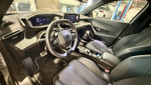 Peugeot 2008 image 8