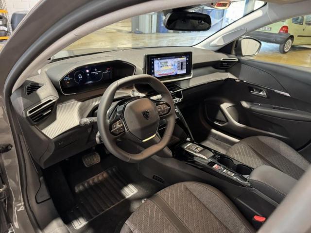 Peugeot 208 image 3