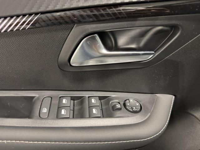 Peugeot 208 image 8