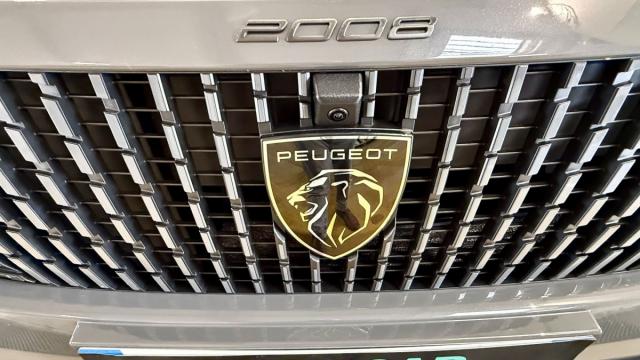 Peugeot 2008 image 1