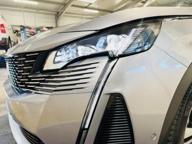Peugeot 3008 image 1