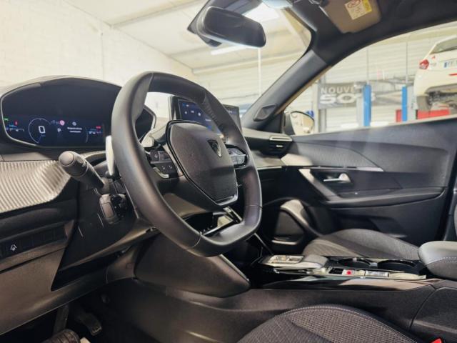 Peugeot 2008 image 2