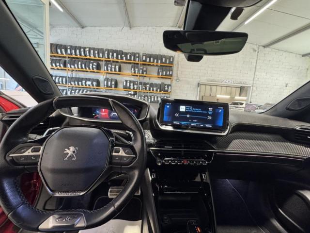 Peugeot 2008 image 3