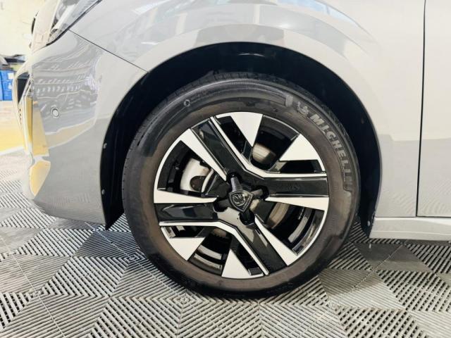 Peugeot 208 image 7