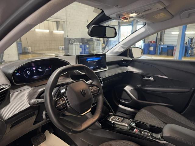 Peugeot 208 image 8