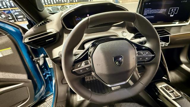 Peugeot 2008 image 3