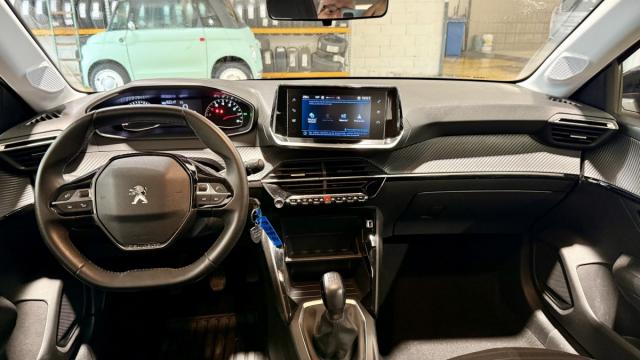 Peugeot 208 image 9