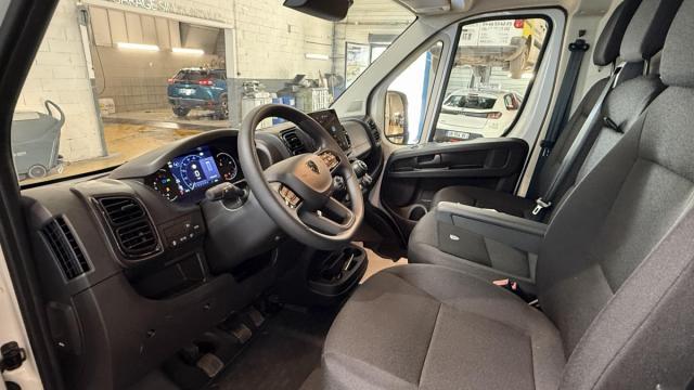 Peugeot Boxer image 1