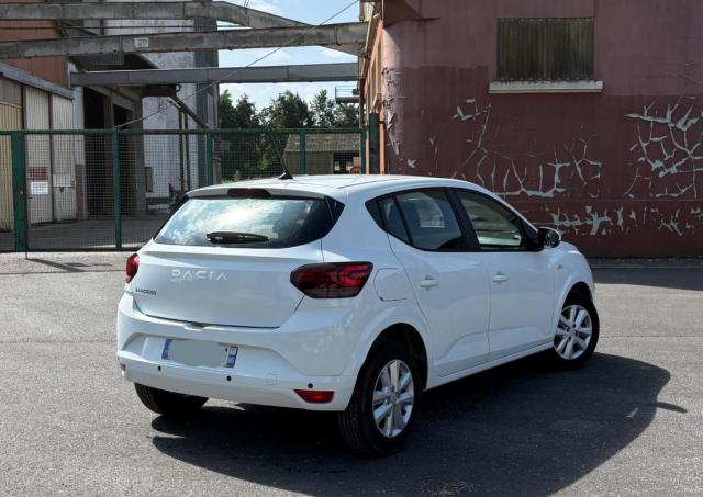 Dacia Sandero image 2