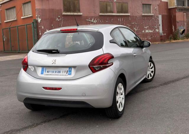 Peugeot 208 image 9