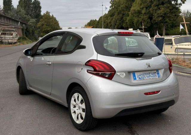 Peugeot 208 image 6