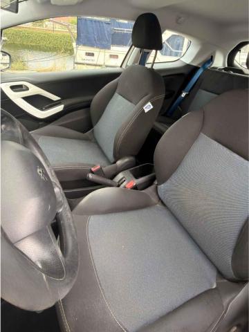 Peugeot 208 image 5
