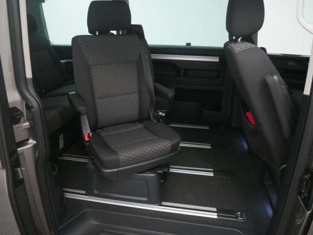Volkswagen Multivan image 2