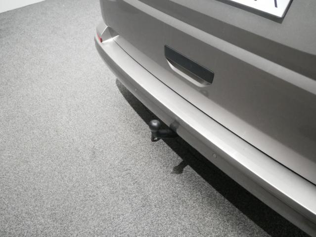 Volkswagen Multivan image 9