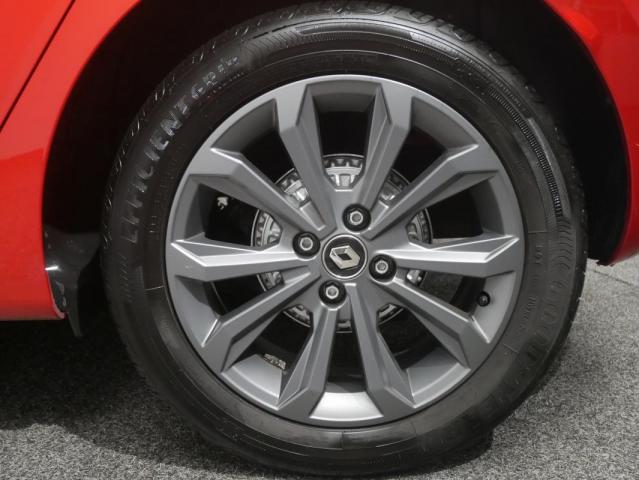 Renault Clio image 2