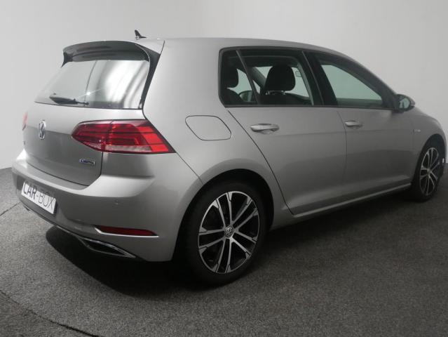 Volkswagen Golf image 6