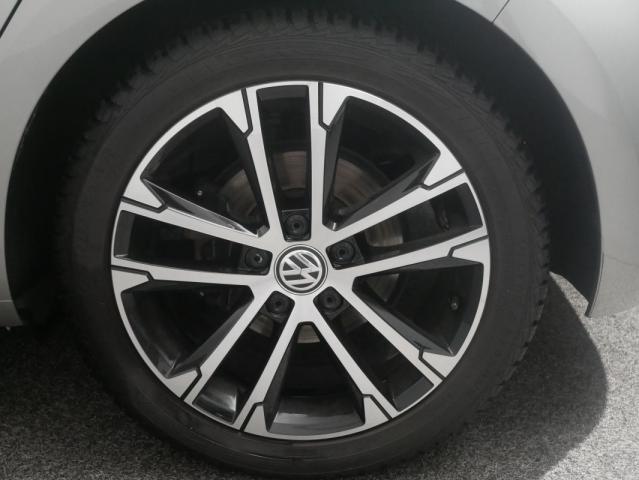 Volkswagen Golf image 7