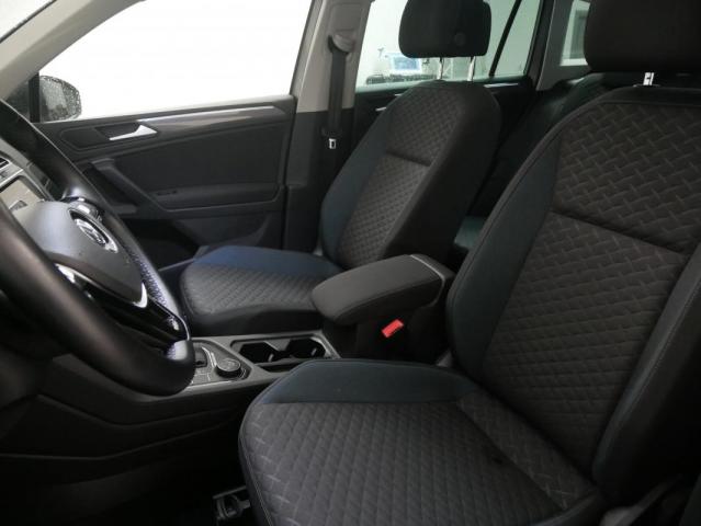 Volkswagen Tiguan image 6
