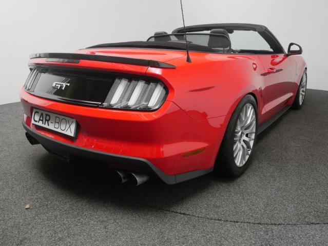 Ford Mustang Convertible image 9