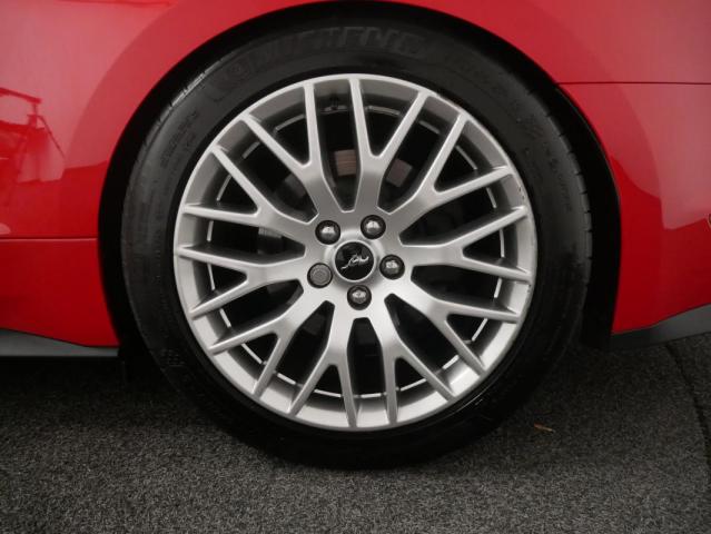 Ford Mustang Convertible image 3