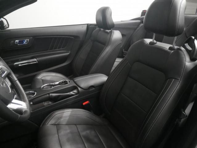 Ford Mustang Convertible image 3