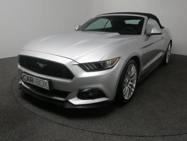 Ford Mustang Convertible image 7