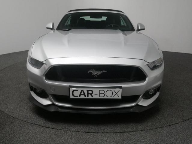 Ford Mustang Convertible image 2