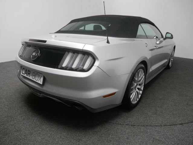 Ford Mustang Convertible image 6