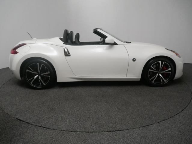 Nissan 370z image 4