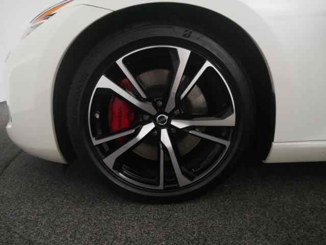 Nissan 370z image 9