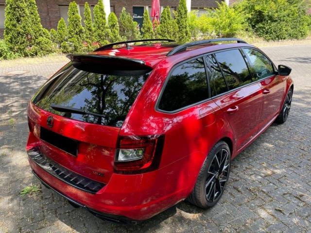 Skoda Octavia image 2